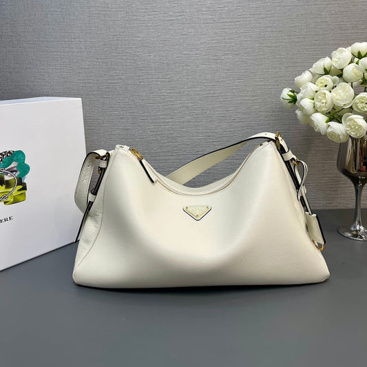 LARGE HOBO BAG 39 IN WHITE SOFT LAMBSKIN