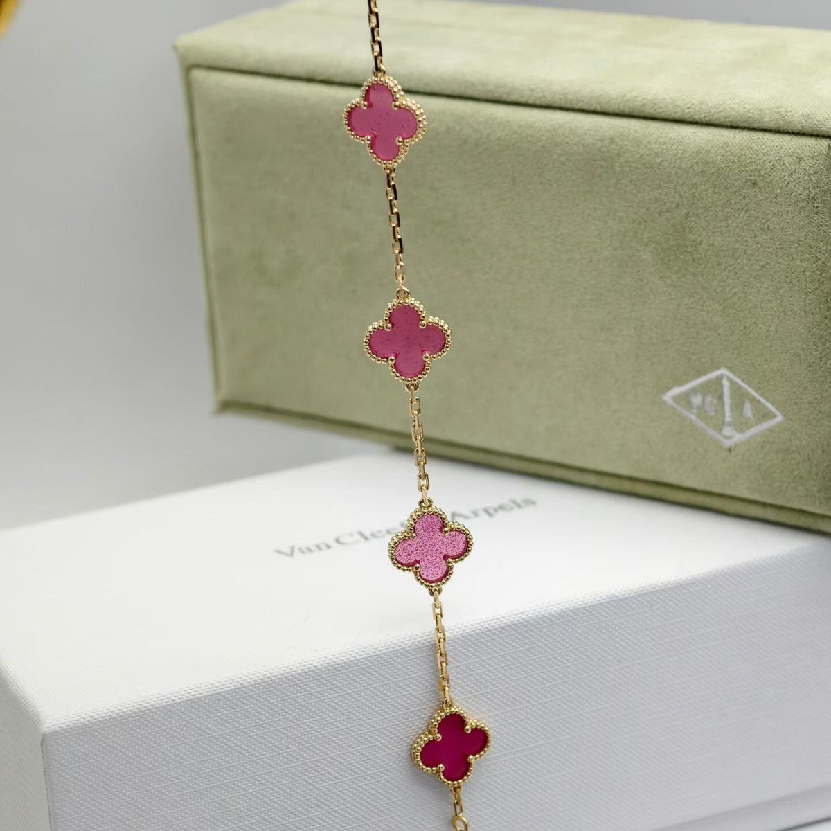 [GALE]NEW CLOVER 5 MOTIFS PINK ENAMEL BRACELET