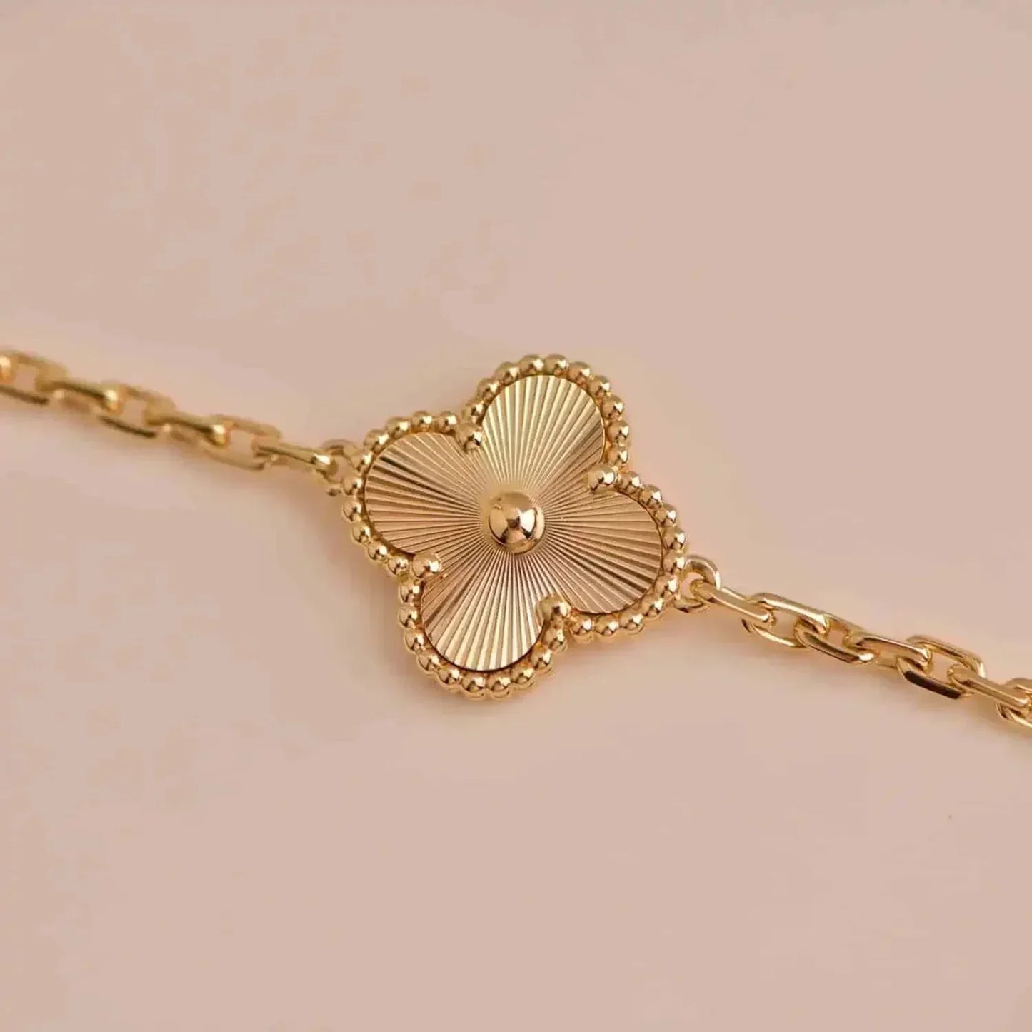 [GALE] CLOVER 5 MOTIF LASER BRACELET COLLECTION