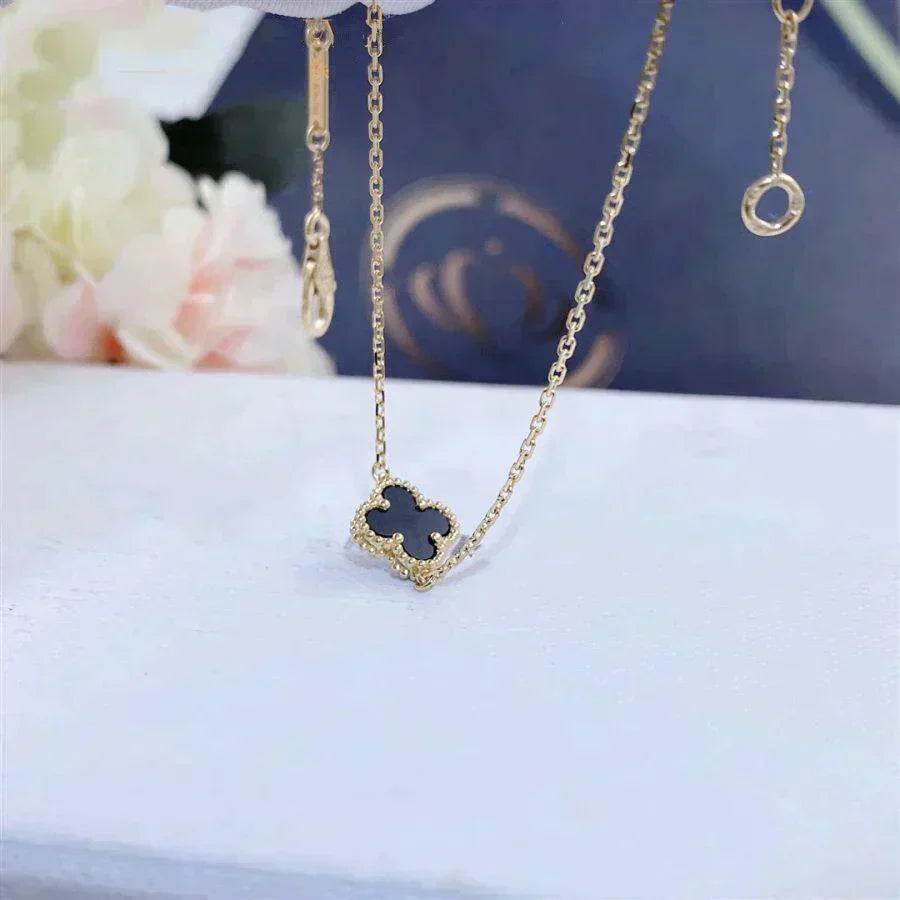 [NOVO]CLOVER ONYX EINZELNE BLUMENARMBAND