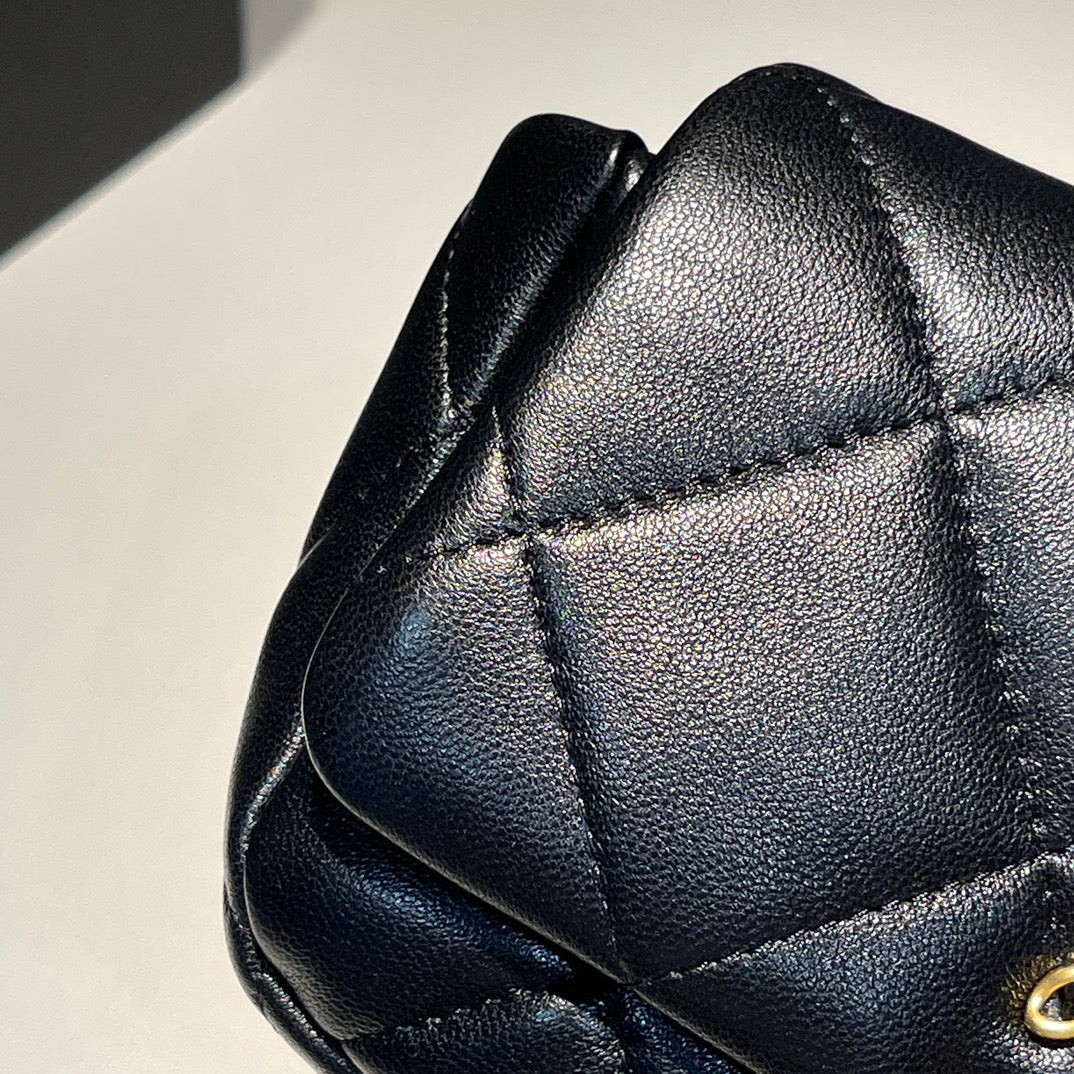 FLAP BAG 20CM GOLD HARDWARE BLACK CALFSKIN