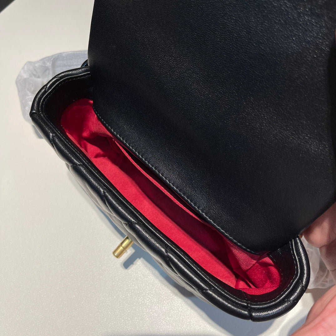 FLAP BAG 20CM GOLD HARDWARE BLACK CALFSKIN