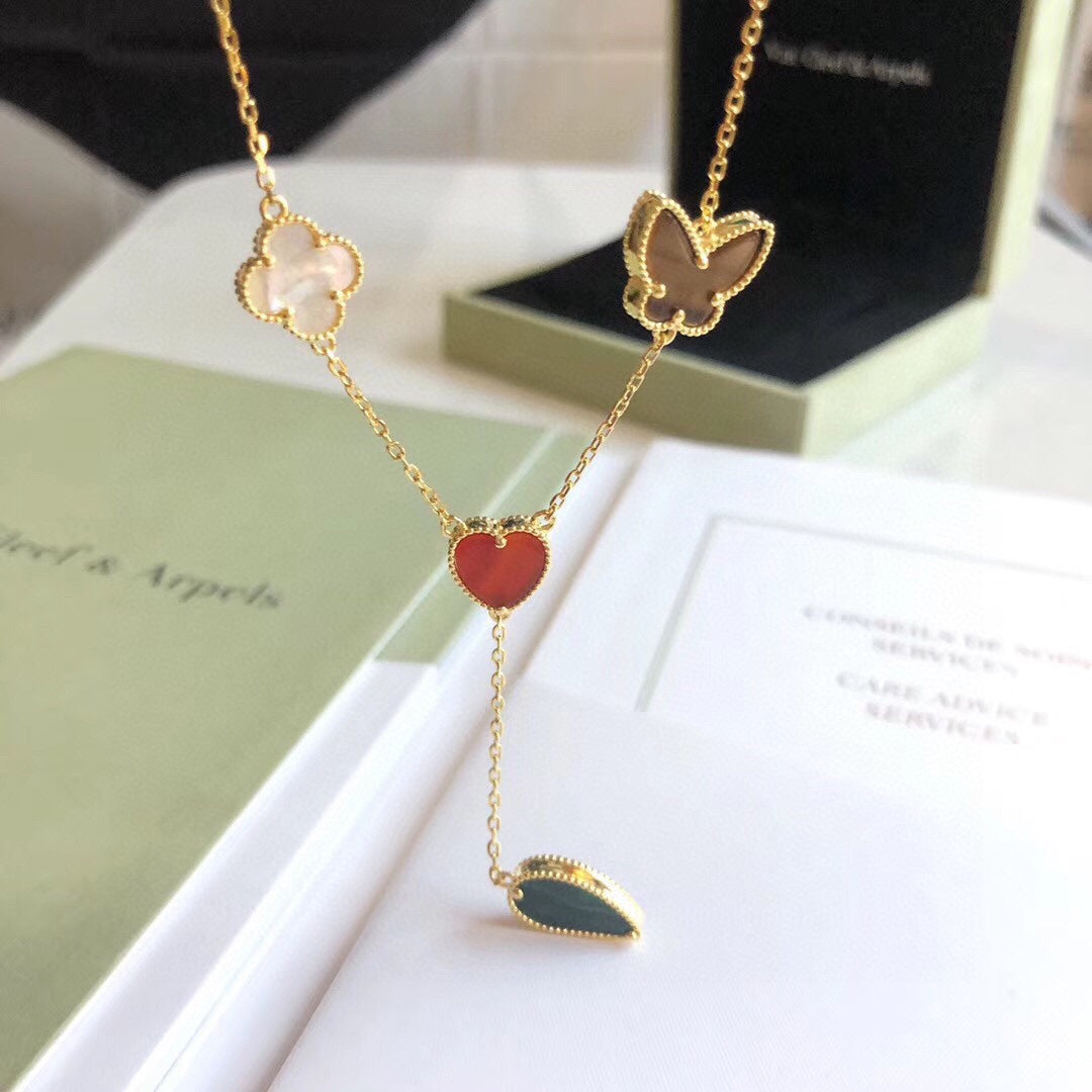 [NOVO] GLÜCKSFRÜHLINGS-HALSKETTE MIT 4 MOTIVEN IN ROSÉGOLD