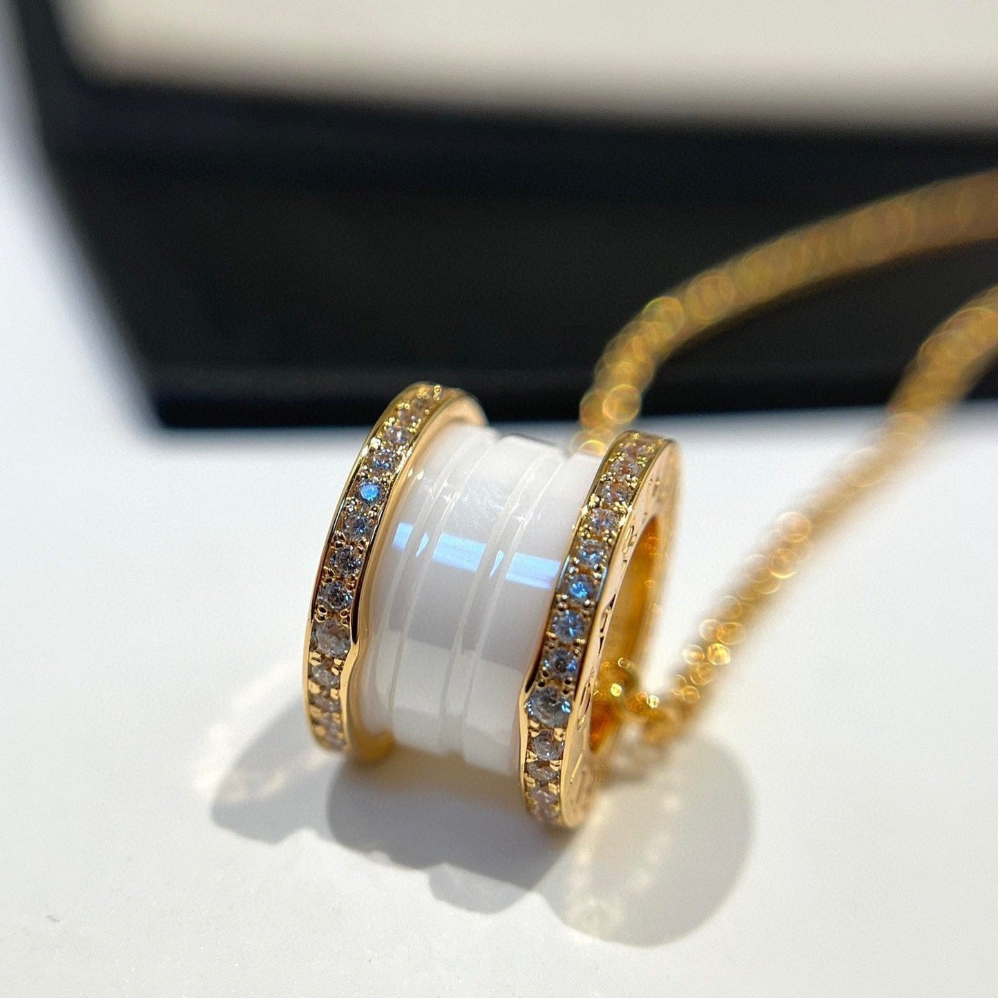 [GALE]ZERO 1 WHITE CERAMIC DIAMOND PINK GOLD NECKLACE